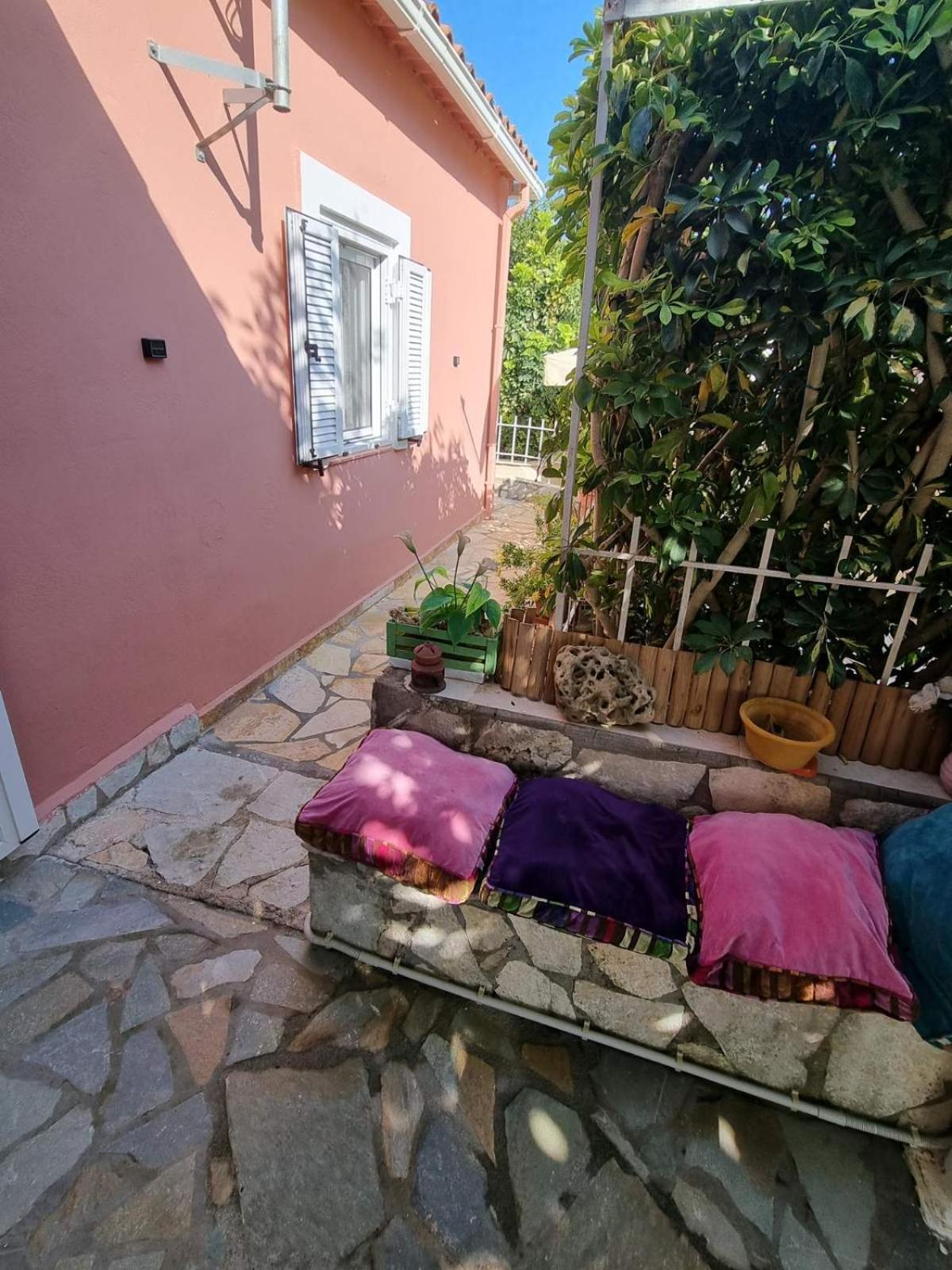 Toulas House Divarata Bagian luar foto